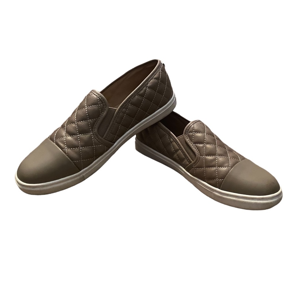 Steve Madden Zaander slip ons